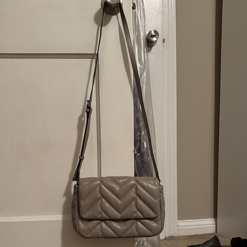 Elegant Taupe Simply Vera Quilted Shoulder Bag
